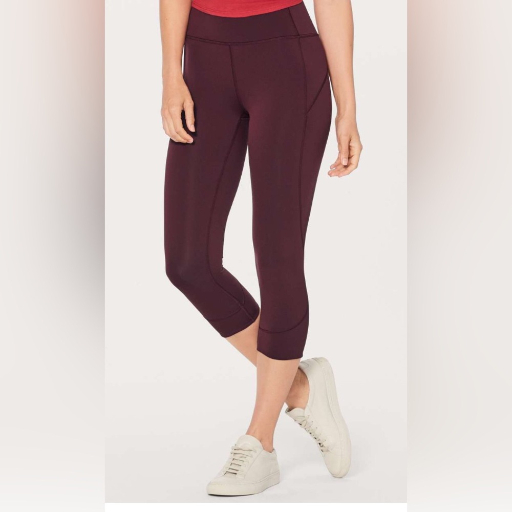 Lululemon F6 size 6 In Movement Crop *Everlux 19"
Garnet